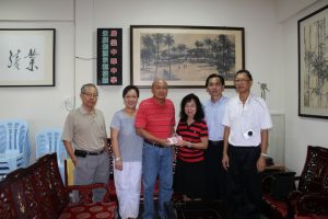 校友回馈母校，捐献学生活动中心暨体育馆建设基金