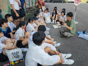 【壁画家蔡文涛的《铁轨求学之路》壁画】