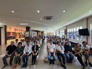【新加坡南洋女子中学参访銮中】