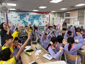 【銮中与台湾石岗国中跨国线上交流课程】