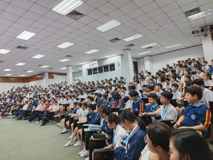 【专题讲座】《銮中愿景与校训》