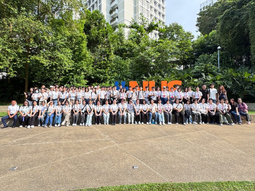 銮中师生走访新加坡大学 拓展升学视野